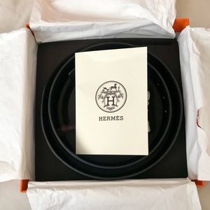 Hermès belt and belt buckle.